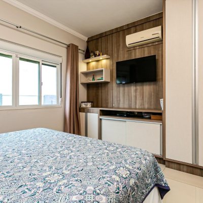 Casa Residencial com 120m², 2 quartos, 1 suíte, 2 garagens, no bairro Campeche em Florianópolis