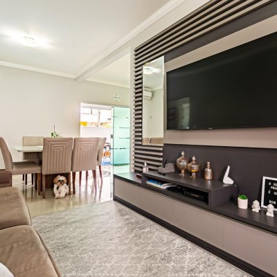 Casa Residencial com 120m², 2 quartos, 1 suíte, 2 garagens, no bairro Campeche em Florianópolis