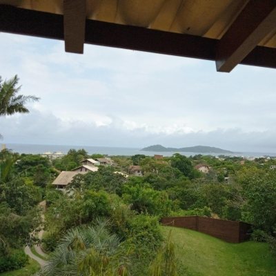 Casa Residencial com 600m², 4 quartos, 2 suítes, 12 garagens, no bairro Campeche em Florianópolis