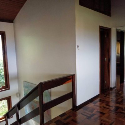 Casa Residencial com 600m², 4 quartos, 2 suítes, 12 garagens, no bairro Campeche em Florianópolis