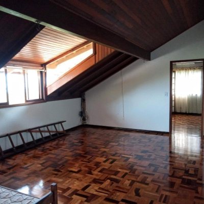 Casa Residencial com 600m², 4 quartos, 2 suítes, 12 garagens, no bairro Campeche em Florianópolis