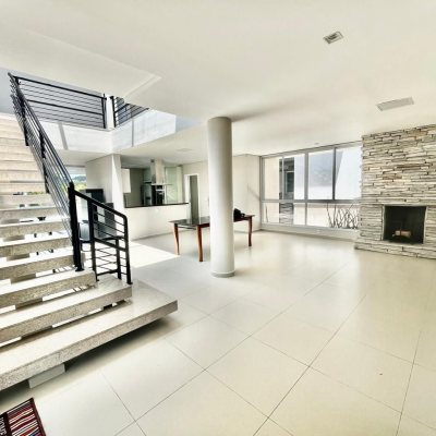 Casa em Condomínio com 400m², 5 quartos, 3 suítes, 4 garagens, no bairro Morro das Pedras em Florianópolis