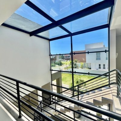 Casa em Condomínio com 400m², 5 quartos, 3 suítes, 4 garagens, no bairro Morro das Pedras em Florianópolis