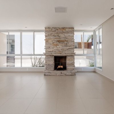 Casa em Condomínio com 400m², 5 quartos, 3 suítes, 4 garagens, no bairro Morro das Pedras em Florianópolis