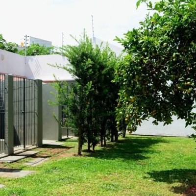 Casa Residencial com 300m², 4 quartos, 1 suíte, 4 garagens, no bairro Lagoa da Conceição em Florianópolis