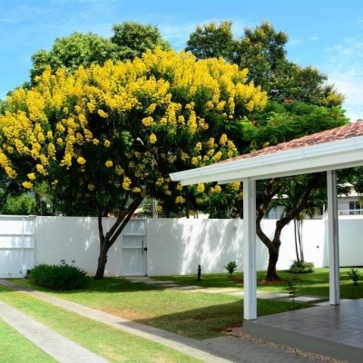 Casa Residencial com 300m², 4 quartos, 1 suíte, 4 garagens, no bairro Lagoa da Conceição em Florianópolis