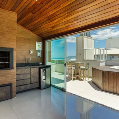 Cobertura com 174m², 3 quartos, 1 suíte, 3 garagens, no bairro Campeche em Florianópolis