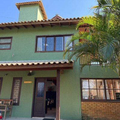 Casa Residencial com 203m², 4 quartos, 2 suítes, 5 garagens, no bairro Campeche em Florianópolis