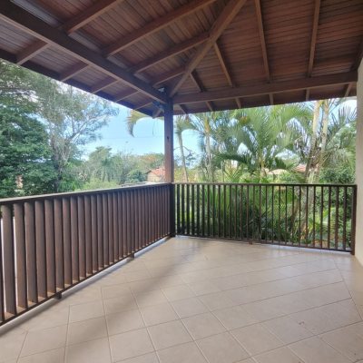 Casa Residencial com 203m², 4 quartos, 2 suítes, 5 garagens, no bairro Campeche em Florianópolis