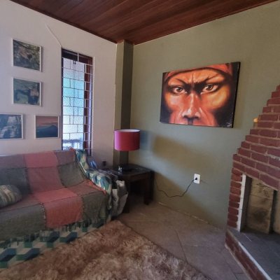 Casa Residencial com 203m², 4 quartos, 2 suítes, 5 garagens, no bairro Campeche em Florianópolis