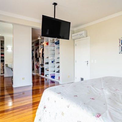 Casa Residencial com 363m², 5 quartos, 4 suítes, 4 garagens, no bairro Morro Das Pedras em Florianópolis