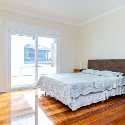 Casa Residencial com 363m², 5 quartos, 4 suítes, 4 garagens, no bairro Morro Das Pedras em Florianópolis