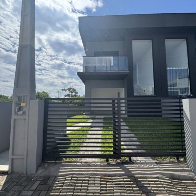 Casa Residencial com 204m², 3 quartos, 1 suíte, 2 garagens, no bairro Campeche em Florianópolis