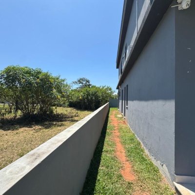 Casa Residencial com 204m², 3 quartos, 1 suíte, 2 garagens, no bairro Campeche em Florianópolis