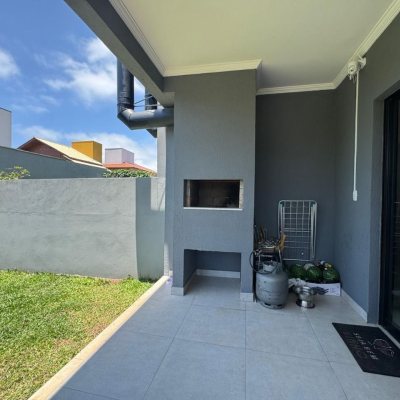 Casa Residencial com 204m², 3 quartos, 1 suíte, 2 garagens, no bairro Campeche em Florianópolis