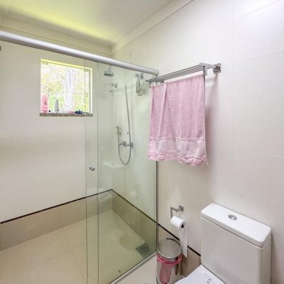 Casa Residencial com 350m², 4 quartos, 3 suítes, 3 garagens, no bairro Praia Mole em Florianópolis