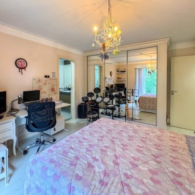 Casa Residencial com 350m², 4 quartos, 3 suítes, 3 garagens, no bairro Praia Mole em Florianópolis