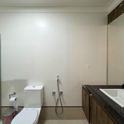 Casa Residencial com 350m², 4 quartos, 3 suítes, 3 garagens, no bairro Praia Mole em Florianópolis