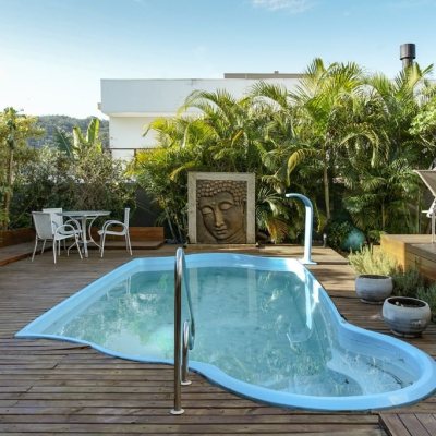 Casa Residencial com 340m², 3 quartos, 2 suítes, 2 garagens, no bairro Rio Tavares em Florianópolis