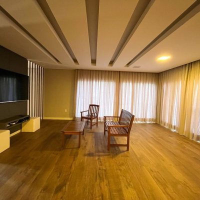 Casa Residencial com 340m², 3 quartos, 2 suítes, 2 garagens, no bairro Rio Tavares em Florianópolis