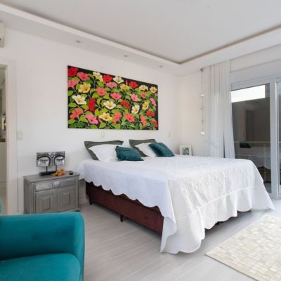 Casa Residencial com 340m², 3 quartos, 2 suítes, 2 garagens, no bairro Rio Tavares em Florianópolis