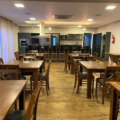 Casa Residencial com 340m², 3 quartos, 2 suítes, 2 garagens, no bairro Rio Tavares em Florianópolis