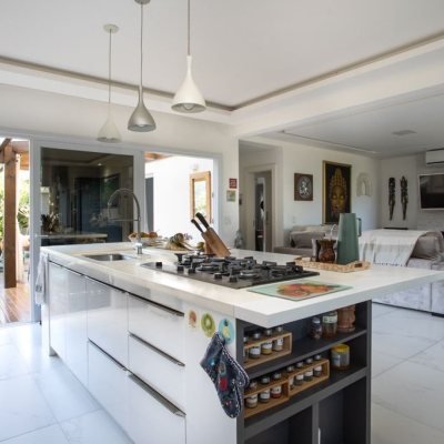 Casa Residencial com 340m², 3 quartos, 2 suítes, 2 garagens, no bairro Rio Tavares em Florianópolis