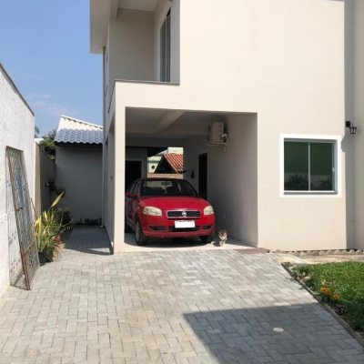 Casa Residencial com 197m², 4 quartos, 1 suíte, 3 garagens, no bairro Campeche em Florianópolis