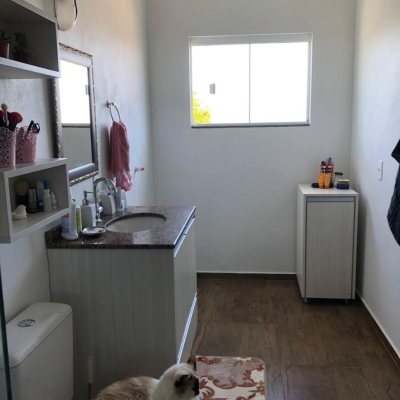 Casa Residencial com 197m², 4 quartos, 1 suíte, 3 garagens, no bairro Campeche em Florianópolis