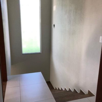 Casa Residencial com 197m², 4 quartos, 1 suíte, 3 garagens, no bairro Campeche em Florianópolis