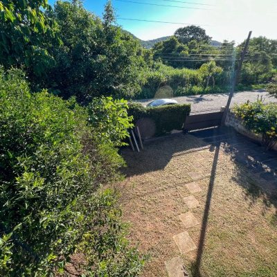 Casa Residencial com 244m², 3 quartos, 1 suíte, 2 garagens, no bairro Rio Tavares em Florianópolis