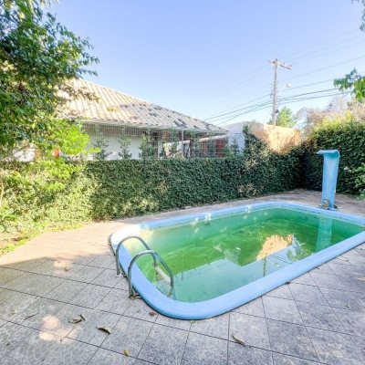 Casa Residencial com 244m², 3 quartos, 1 suíte, 2 garagens, no bairro Rio Tavares em Florianópolis