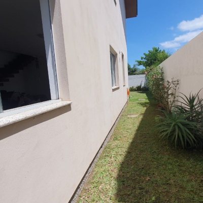 Casa Residencial com 141m², 3 quartos, 1 suíte, 2 garagens, no bairro Campeche em Florianópolis