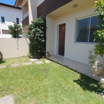 Casa Residencial com 141m², 3 quartos, 1 suíte, 2 garagens, no bairro Campeche em Florianópolis