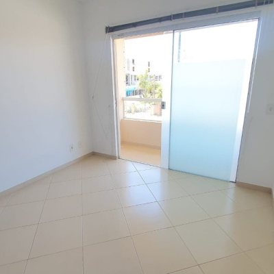 Casa Residencial com 141m², 3 quartos, 1 suíte, 2 garagens, no bairro Campeche em Florianópolis