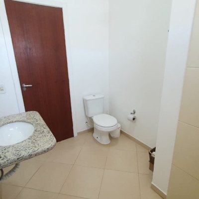 Casa Residencial com 141m², 3 quartos, 1 suíte, 2 garagens, no bairro Campeche em Florianópolis