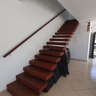 Casa Residencial com 141m², 3 quartos, 1 suíte, 2 garagens, no bairro Campeche em Florianópolis