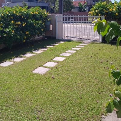 Casa Residencial com 141m², 3 quartos, 1 suíte, 2 garagens, no bairro Campeche em Florianópolis