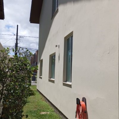 Casa Residencial com 141m², 3 quartos (sendo 1 suíte), 2 garagens, no bairro Campeche em Florianópolis