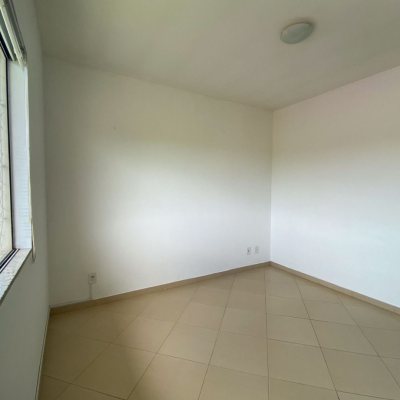 Casa Residencial com 141m², 3 quartos, 1 suíte, 2 garagens, no bairro Campeche em Florianópolis