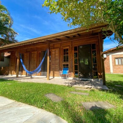 Casa Residencial com 210m², 4 quartos, 1 suíte, 4 garagens, no bairro Ribeirão da Ilha em Florianópolis