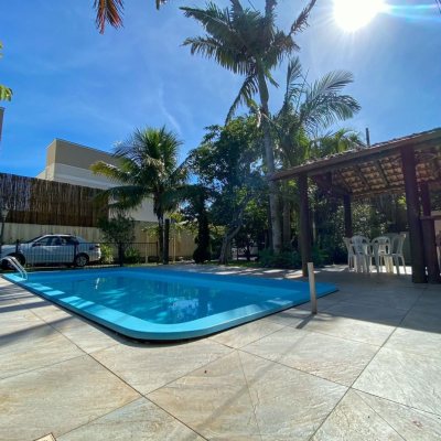 Casa Residencial com 210m², 4 quartos, 1 suíte, 4 garagens, no bairro Ribeirão da Ilha em Florianópolis