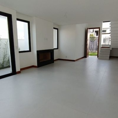 Casa Residencial com 161m², 3 quartos, 3 suítes, 2 garagens, no bairro Campeche em Florianópolis