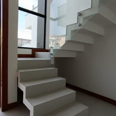 Casa Residencial com 161m², 3 quartos, 3 suítes, 2 garagens, no bairro Campeche em Florianópolis