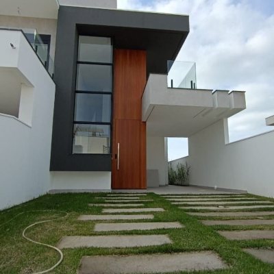 Casa Residencial com 161m², 3 quartos, 3 suítes, 2 garagens, no bairro Campeche em Florianópolis