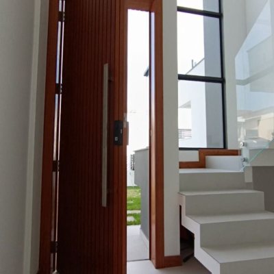 Casa Residencial com 161m², 3 quartos, 3 suítes, 2 garagens, no bairro Campeche em Florianópolis