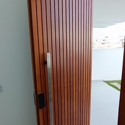 Casa Residencial com 161m², 3 quartos, 3 suítes, 2 garagens, no bairro Campeche em Florianópolis