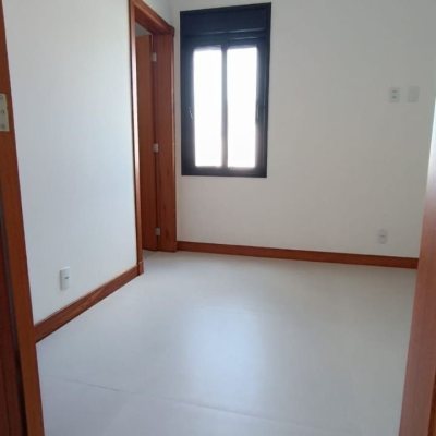 Casa Residencial com 161m², 3 quartos, 3 suítes, 2 garagens, no bairro Campeche em Florianópolis