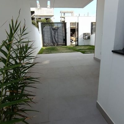 Casa Residencial com 161m², 3 quartos, 3 suítes, 2 garagens, no bairro Campeche em Florianópolis