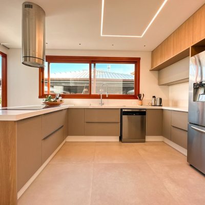 Casa Residencial com 530m², 4 quartos, 4 suítes, 4 garagens, no bairro Rio Tavares em Florianópolis